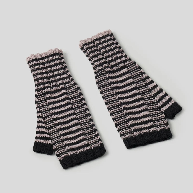 Anholt - fingerless mittens KitCouture | Gratis Breipatroon