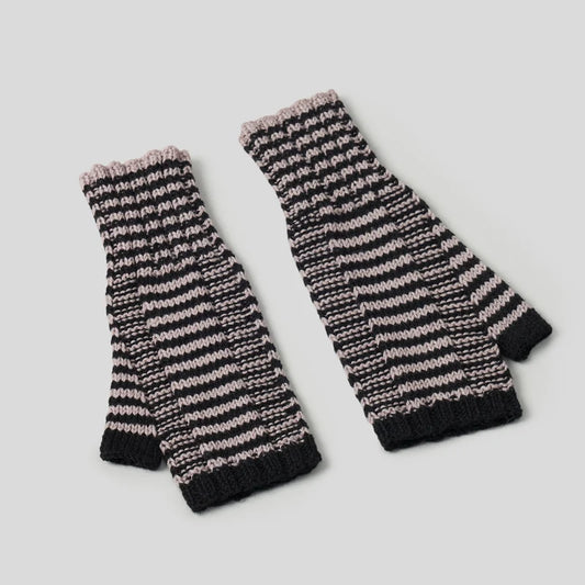 Anholt - fingerless mittens KitCouture | Gratis Breipatroon
