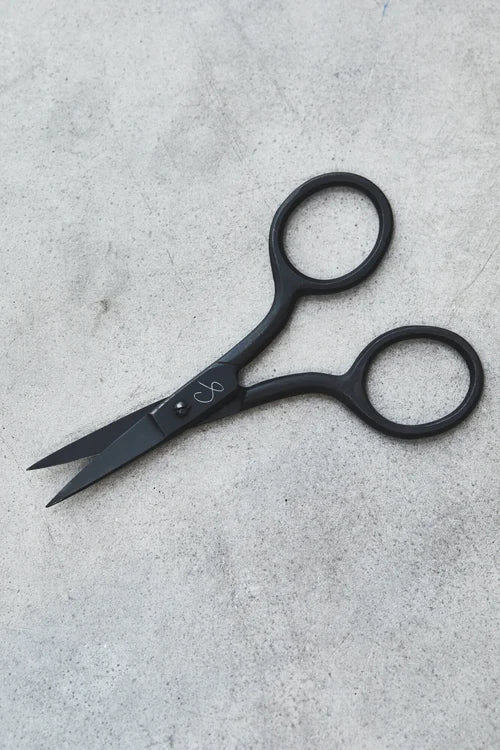 Small thread scissors